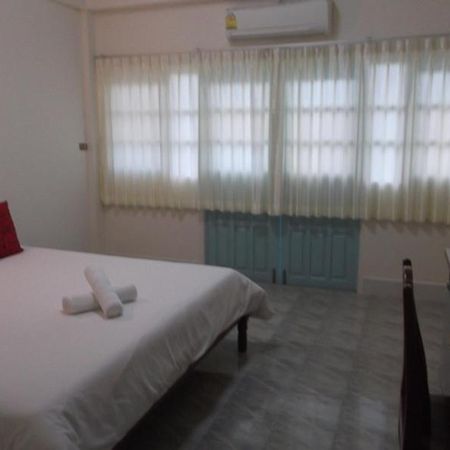 Albatross Guesthouse @ Thungwualaen Beach Pathiu Extérieur photo