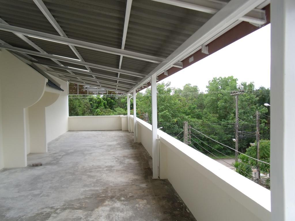 Albatross Guesthouse @ Thungwualaen Beach Pathiu Extérieur photo