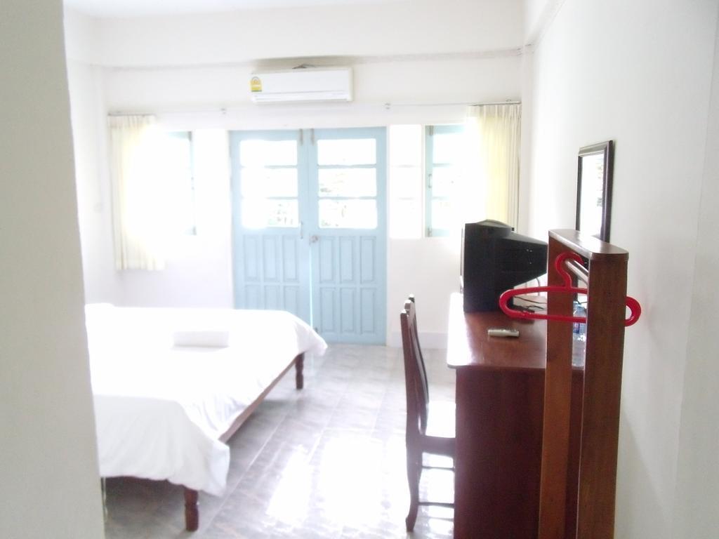 Albatross Guesthouse @ Thungwualaen Beach Pathiu Extérieur photo