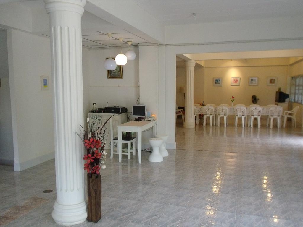 Albatross Guesthouse @ Thungwualaen Beach Pathiu Extérieur photo