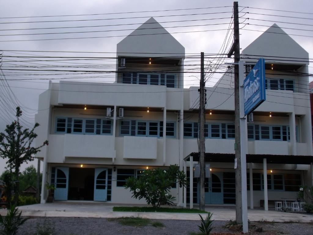 Albatross Guesthouse @ Thungwualaen Beach Pathiu Extérieur photo